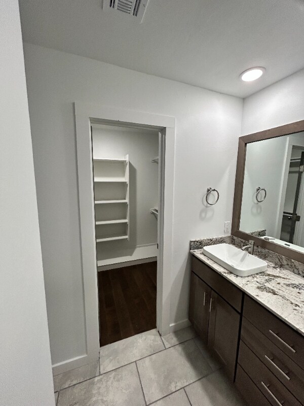 Building Photo - 4600 Lincoln St