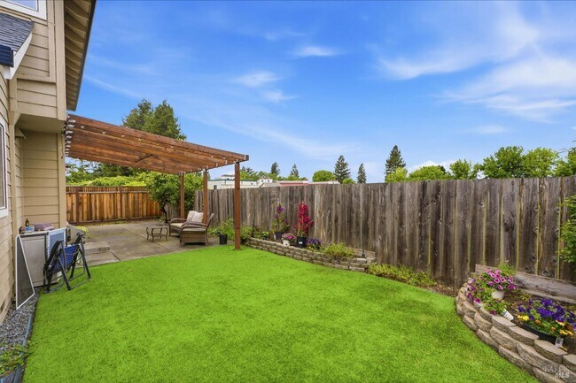 Building Photo - 1731 Walnut Creek Dr
