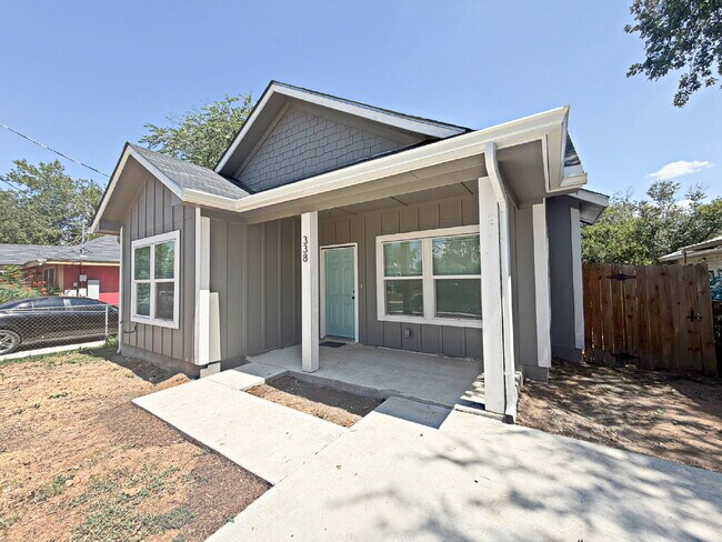 Building Photo - 338 SW 42nd St