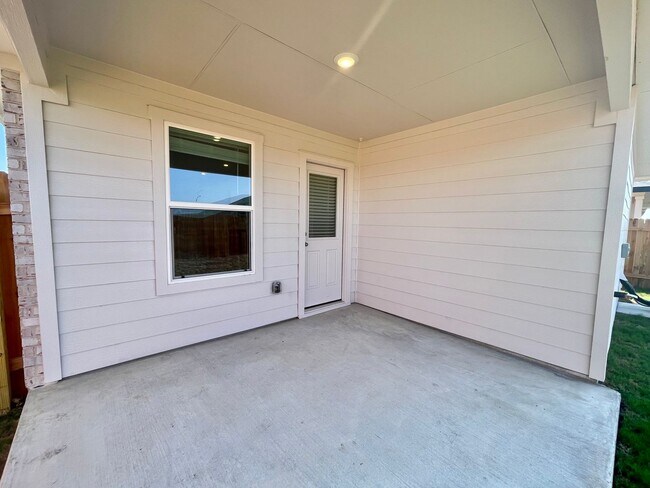 Building Photo - Be The First to Make this House Your Home!