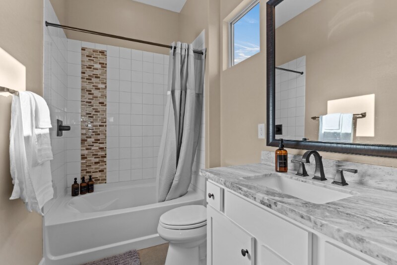 Building Photo - 3925 Gold Ridge Rd