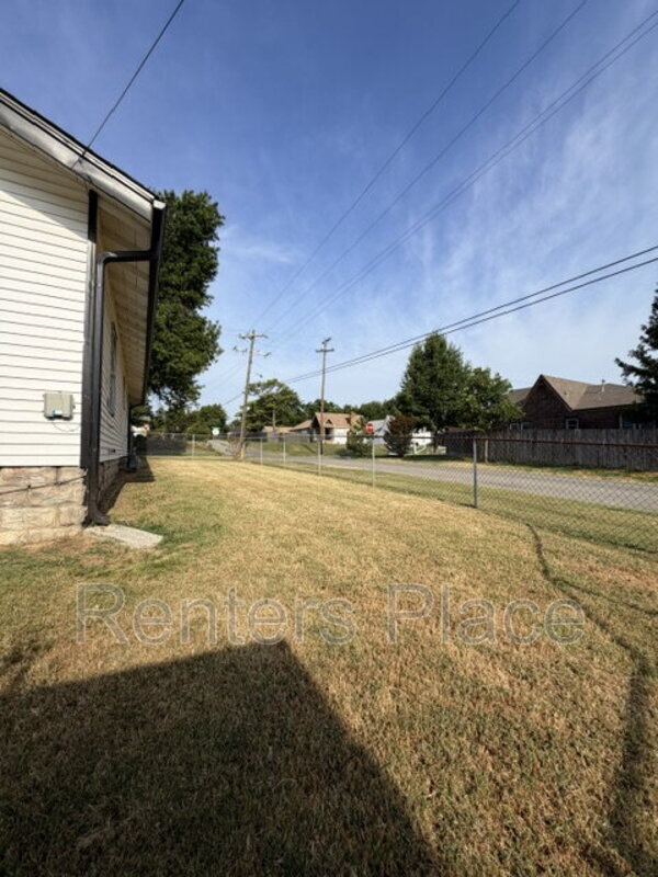 Building Photo - 201 S Jamestown Ave