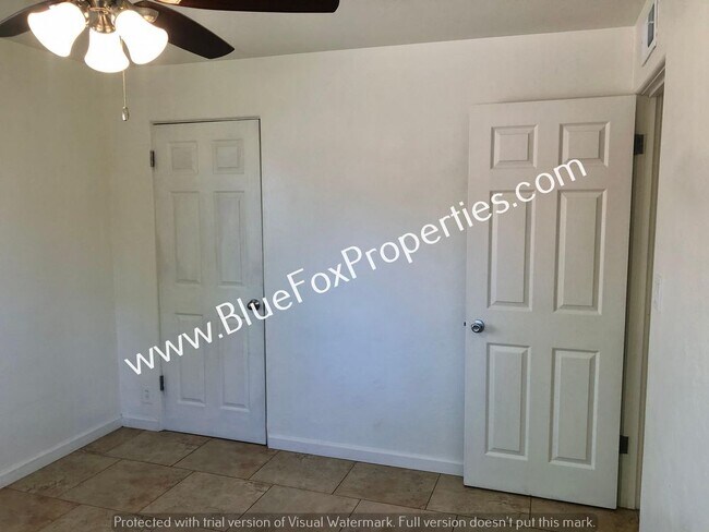 Building Photo - 1437 E Manlove St