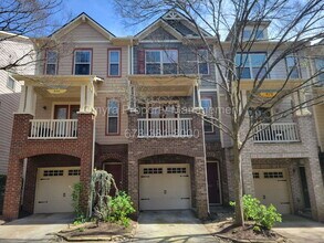 Building Photo - Beautiful Townhome steps away from the Beltline!