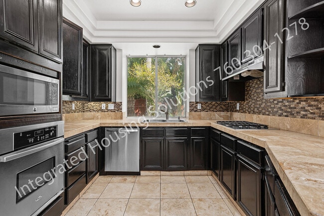 Building Photo - 2552 Sea Scape Glen