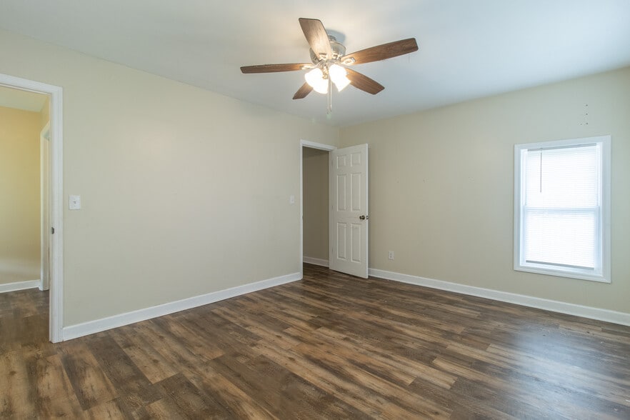 Building Photo - 795 Blaze Rd