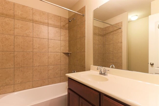 Building Photo - 8250 Arezzo Dr