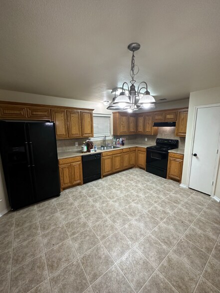 Building Photo - 1324 Sierra Blanca Dr