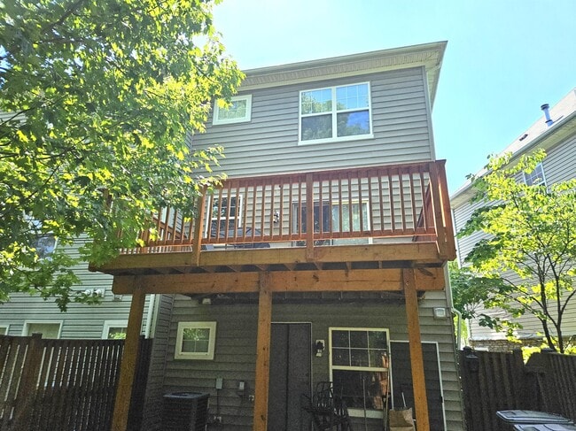 Building Photo - 152 Moore Dr
