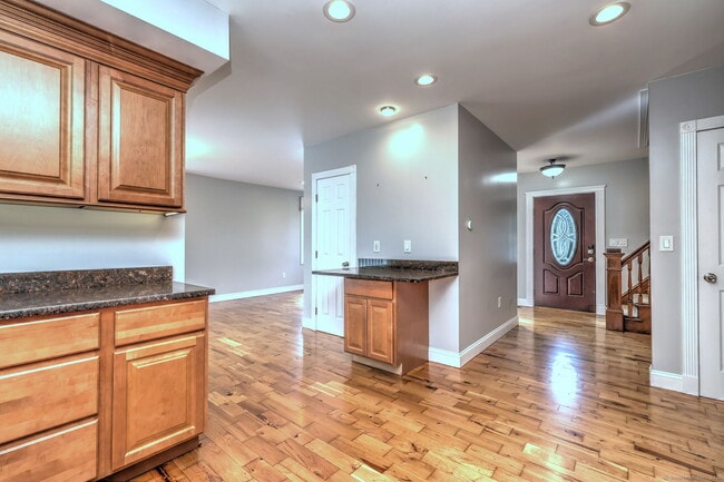 Building Photo - 64 Parker Terrace Ext