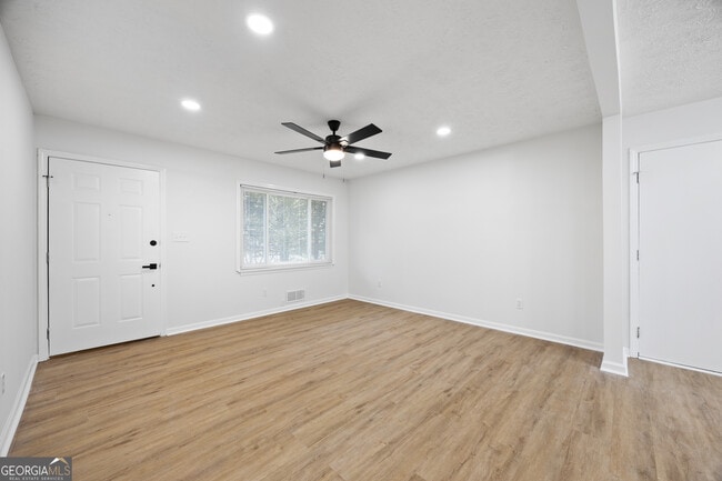 Building Photo - 1517 Colony East Cir