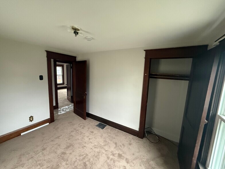 Building Photo - 4513 5th Ave