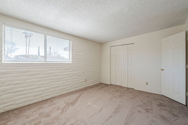 Building Photo - Cozy East Tucson 3-Bedroom with Private Ya...