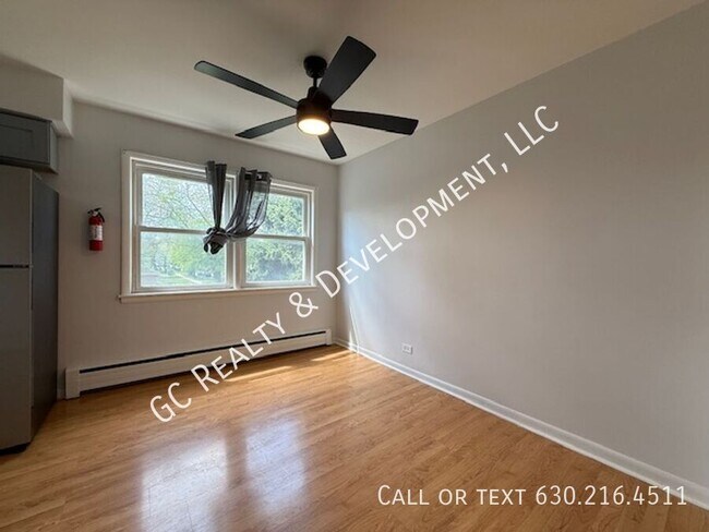 Building Photo - 2701 N Sayre Ave