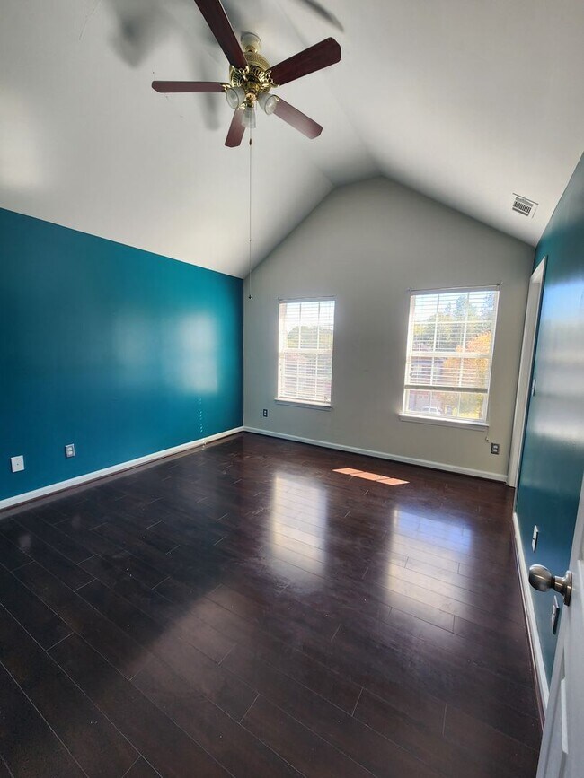 Building Photo - 1401 Adie St