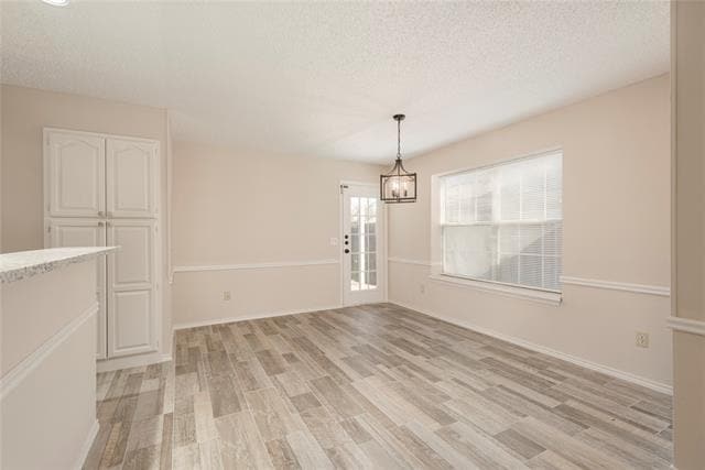 Building Photo - 3600 Hilltop Ln