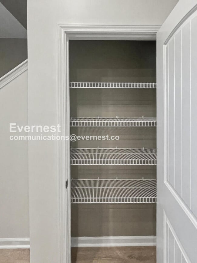 Building Photo - 1522 Sprucedale Dr