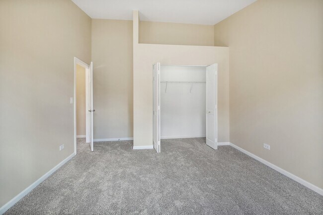 Building Photo - 507 W Parkside Dr