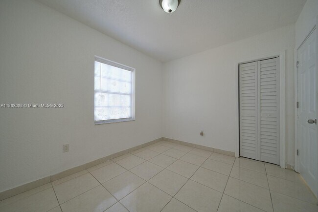Building Photo - 1471 NW 93rd St