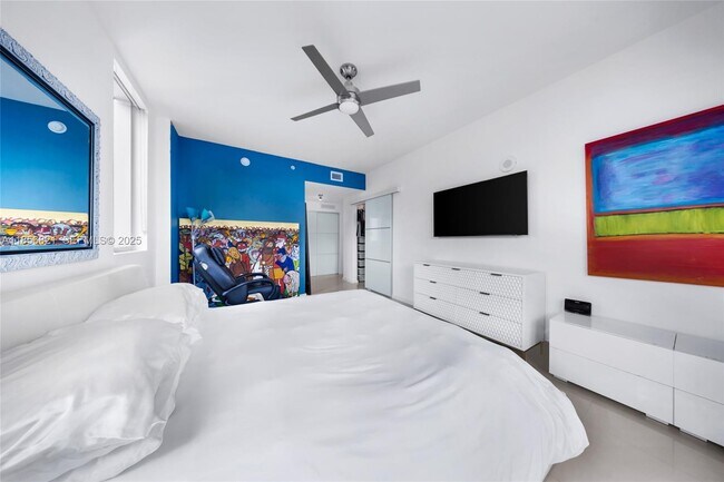 Building Photo - 3030 NE 188th St