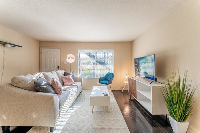 Building Photo - 2409 Town Lake Cir