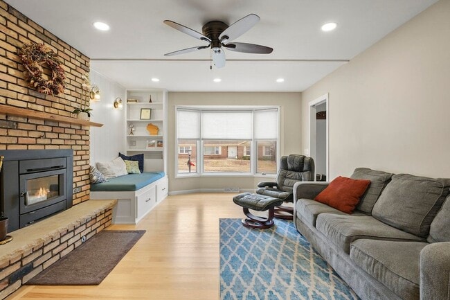 Building Photo - 310 Yosemite Trail