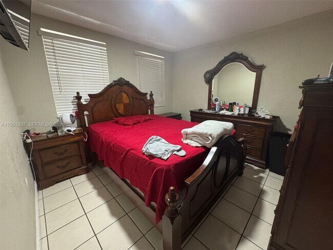 Building Photo - 1750 SW 137th Ct