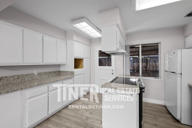 Building Photo - 7851 Winding Way