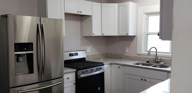 Building Photo - Beautiful 3-Bedroom Home in the Heart of Clawson