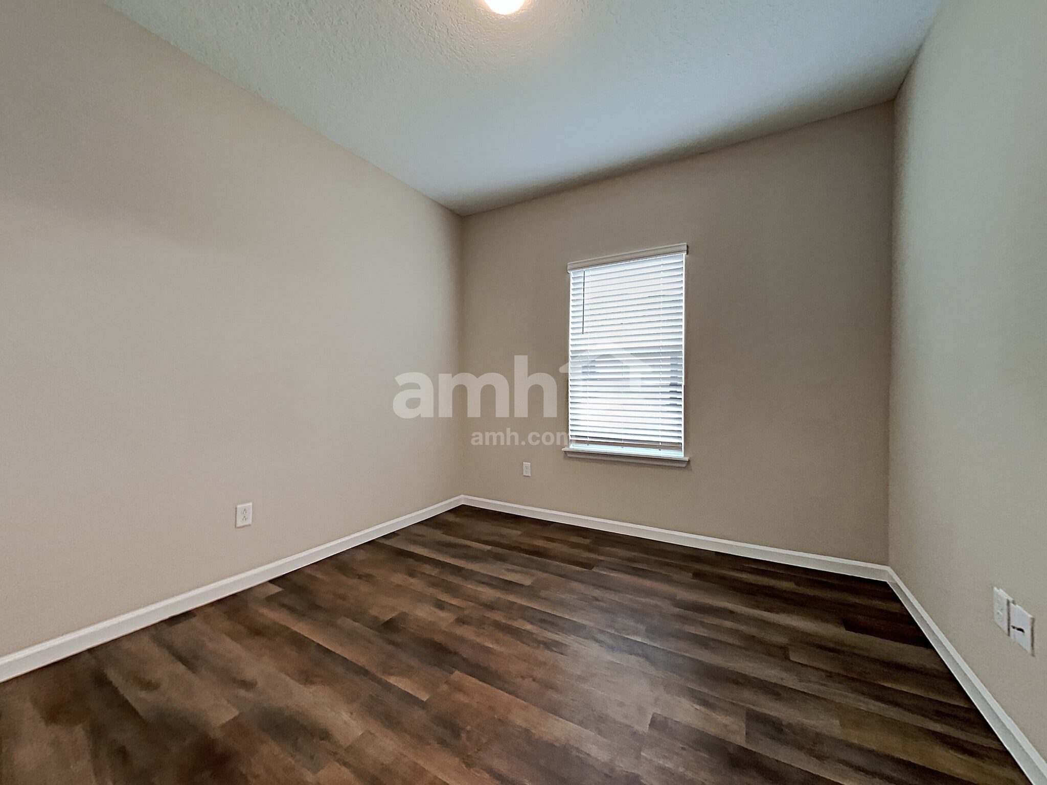 Building Photo - 197 Spruce Pt