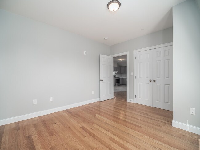 Building Photo - 7 Lowell St