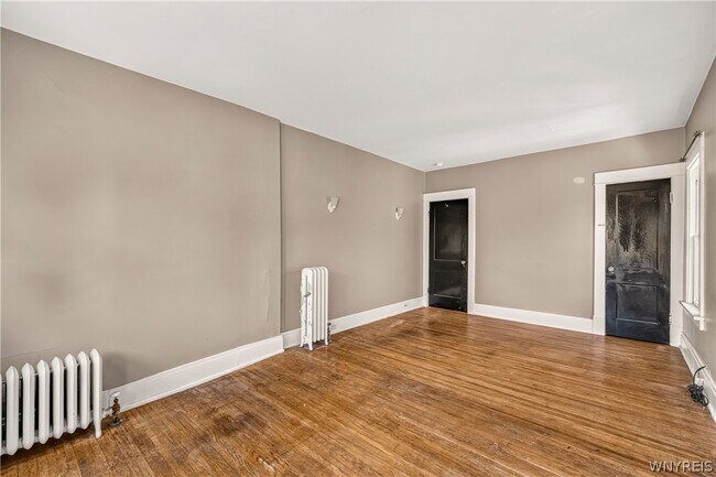 Building Photo - 41 Crestwood Ave