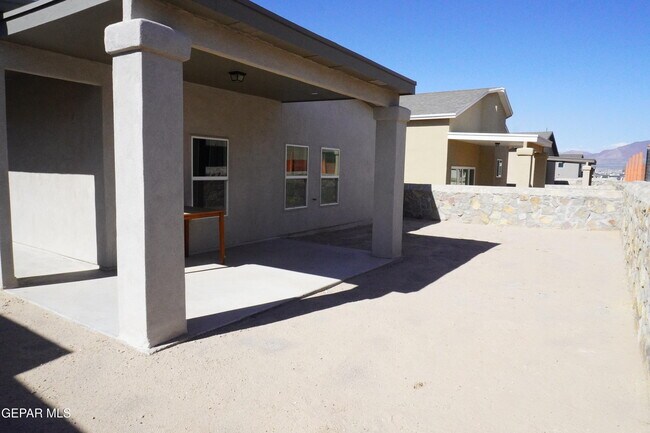 Building Photo - 132 Esther Trl
