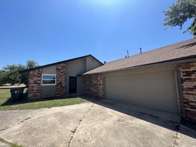 Building Photo - 104 Crawford Ct