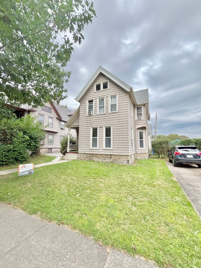Building Photo - 74-78 Grand Avenue