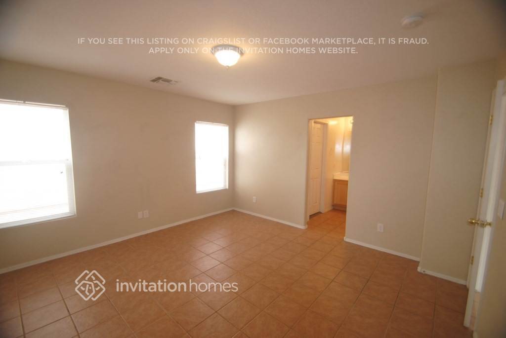 Building Photo - 11243 W Devonshire Ave