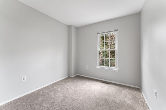 Building Photo - 1824 Bronzegate Blvd