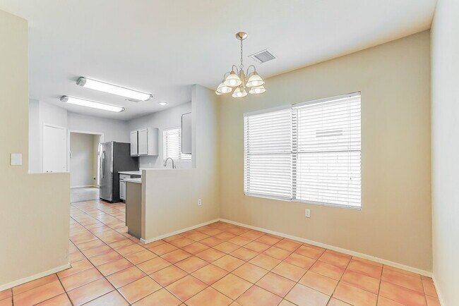 Building Photo - 1243 E Commerce Ave