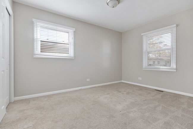 Building Photo - 635 Love St