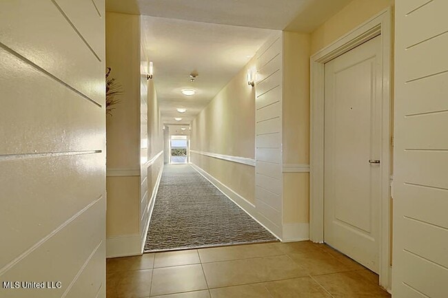 Building Photo - 2060 Beach Blvd