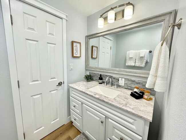 Building Photo - 3945S- The Sunset Lane Cottage | FURNISHED