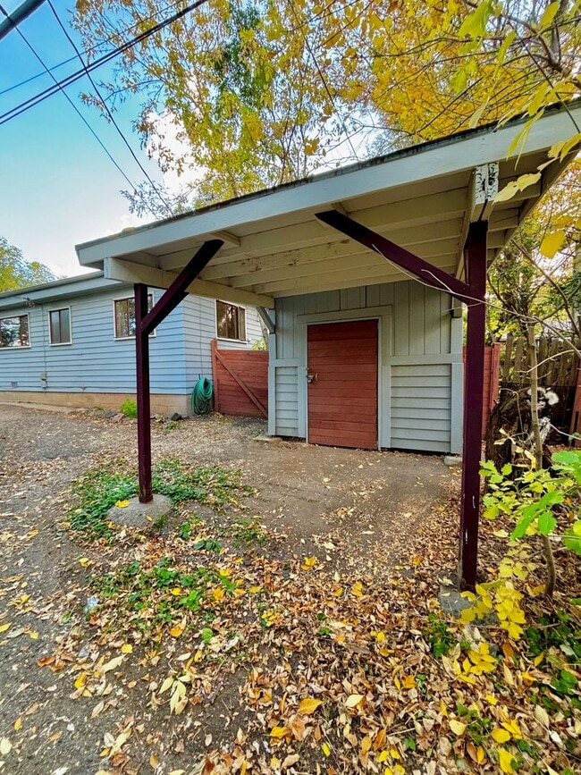 Building Photo - Stylish & Serene – One-Bedroom Golden Hous...
