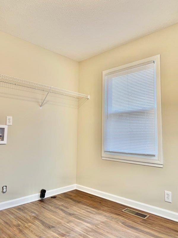 Building Photo - 3-Bedroom Woodlawn Retreat with Gleaming Hardwoods & Spacious Layout!