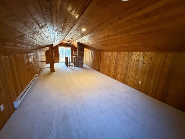 Building Photo - 2 Bed | 2 Bath | Single-Family Home