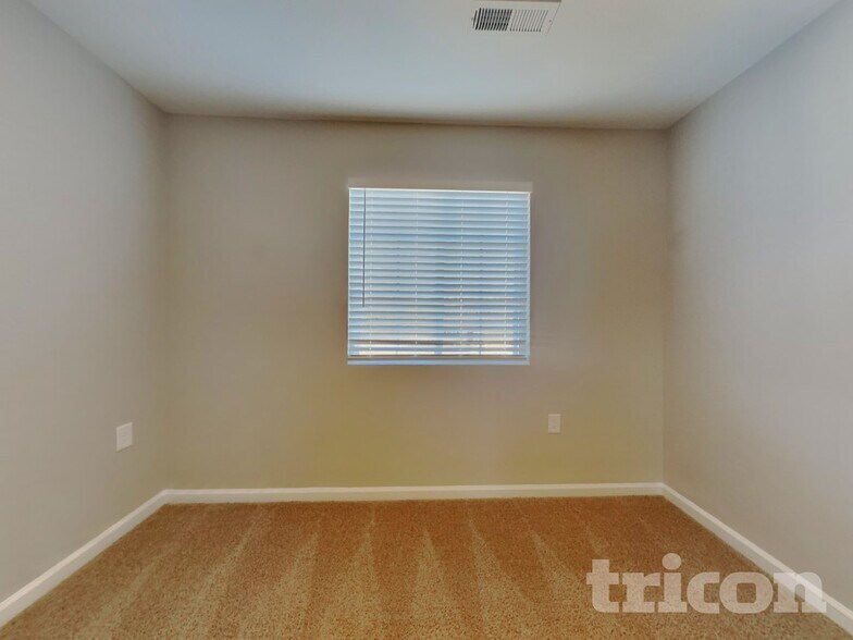 Building Photo - 3079 Stauton Dr