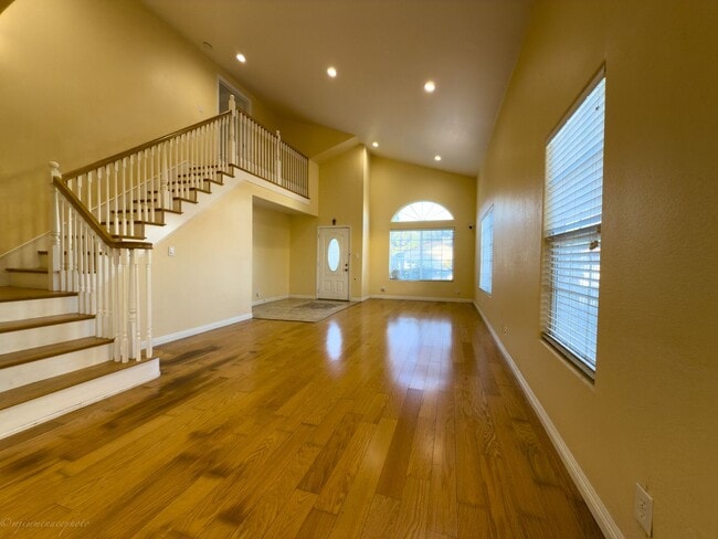 Building Photo - Beautiful 4 Bedroom, 3 Bath Home in Lemon ...