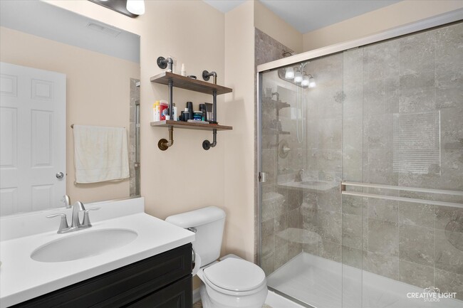 Building Photo - 1569 Deer Pointe Dr