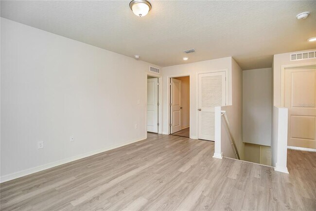 Building Photo - 2922 W Higgins Pl