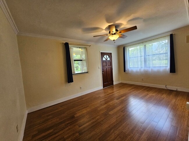 Building Photo - 2 Bedroom/2 Bath home near Duck Pond and Citizens Field