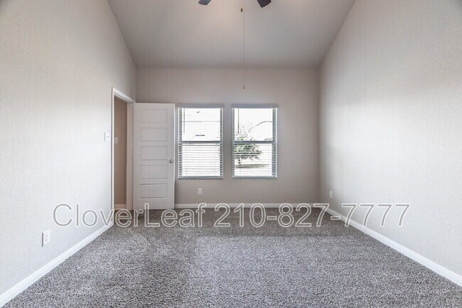 Building Photo - 940 Windflower